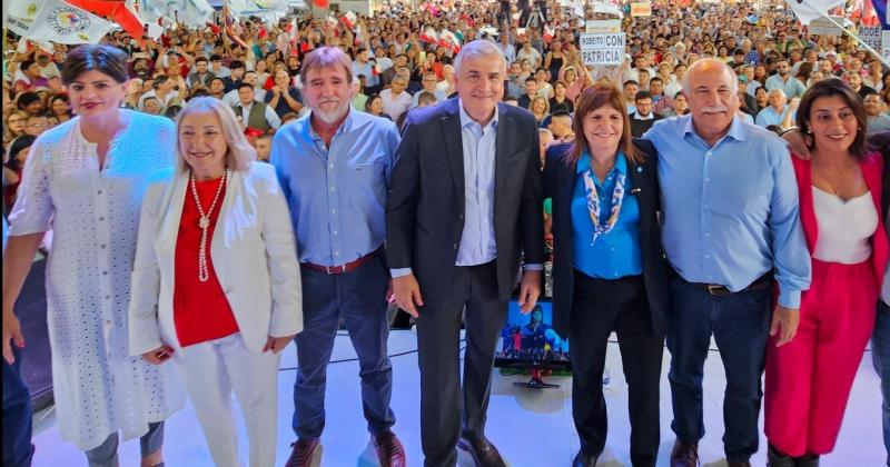  Bullrich lapidoacute a Massa por la foto conMorales- el vivo quiere sacar ventajita