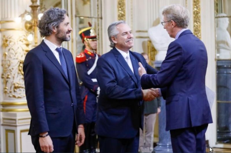 El Presidente recibioacute las cartas credenciales de 7 nuevos embajadores