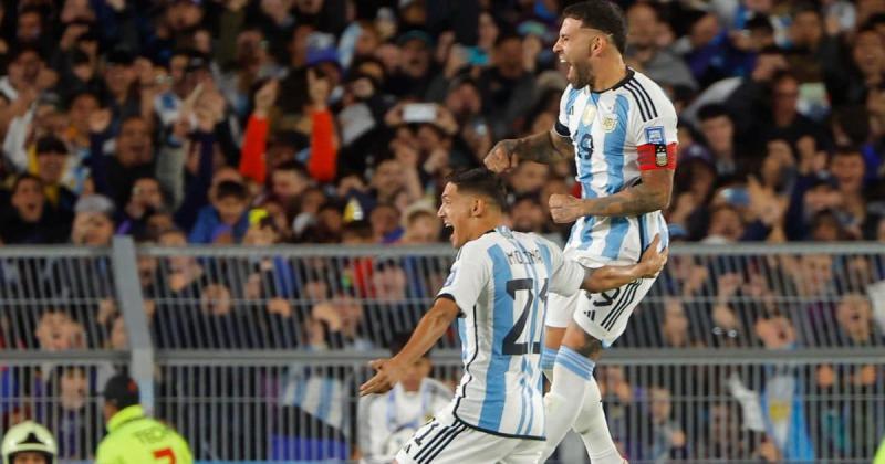 Argentina vencioacute a Paraguay y es liacuteder con puntaje perfecto