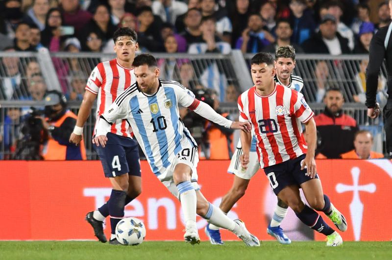 Argentina vencioacute a Paraguay y es liacuteder con puntaje perfecto
