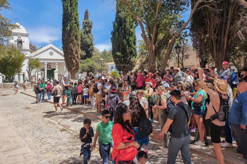 El turismo generoacute ingresos por maacutes de 2 mil millones en Jujuy