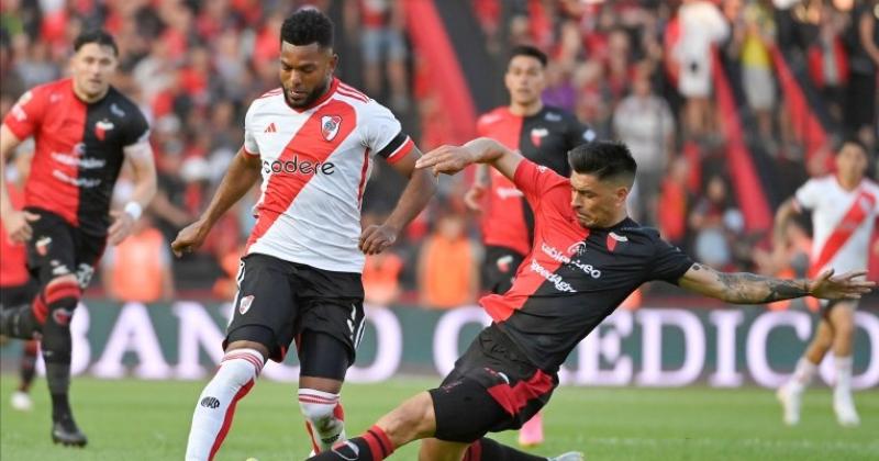  River empatoacute con Coloacuten y no logroacute arrebatarle el liderazgo de la Zona A a Independiente