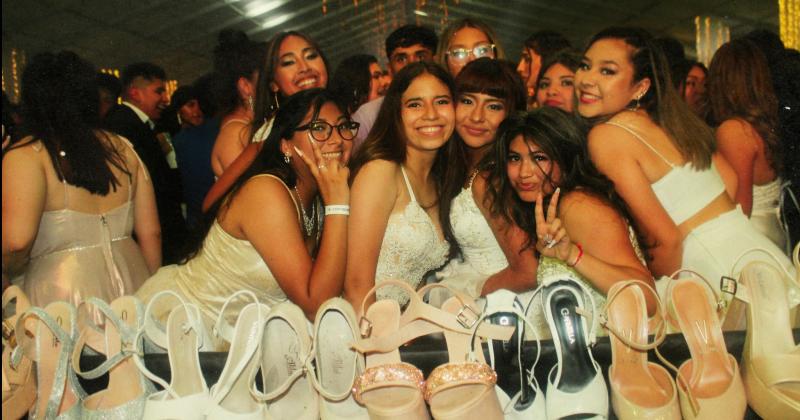 Estudiantes decidieron- Cena Blanca tradicional y con un costo de 25000