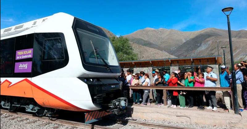 Jujuy inaugura su Tren Turiacutestico Solar que recorreraacute la Quebrada 