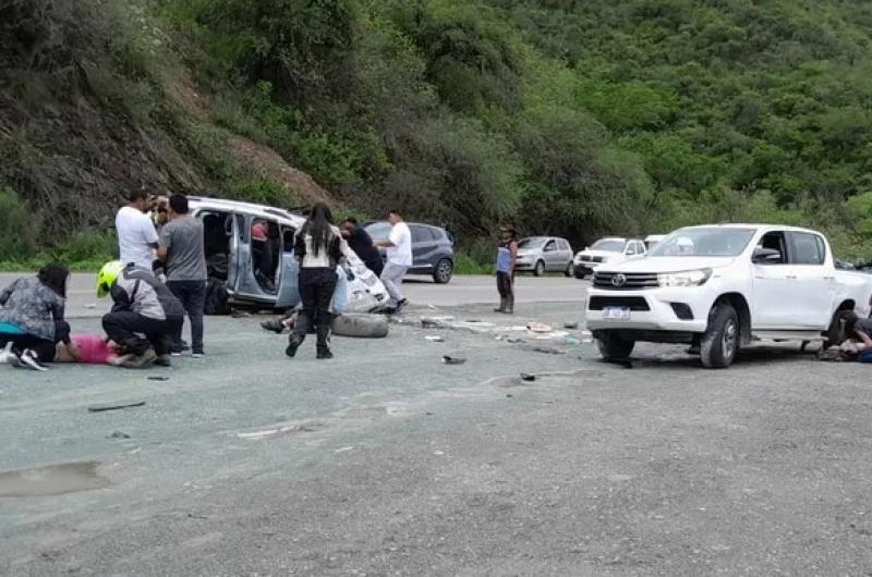 Una muacuteltiple colisioacuten en Leoacuten deja el saldo de un muerto y varios heridos