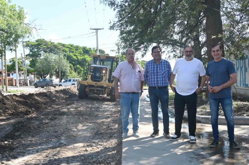 Supervisaron los avances en obra depavimento en el barrio General Arias