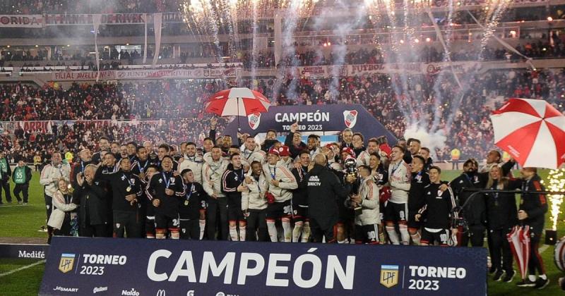 River el maacutes campeoacuten del antildeo- Boca otra vez en la puerta de la Seacuteptima