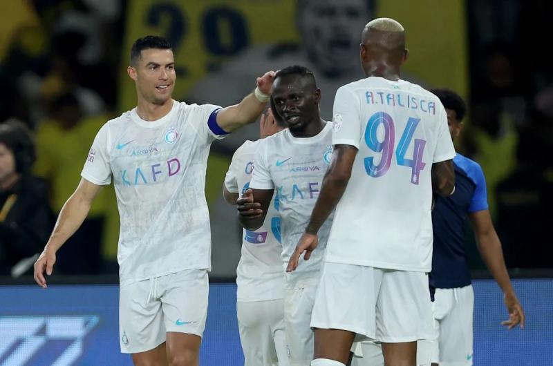Al-Ittihad de Gallardo perdioacute por goleada ante Al-Nassr de Cristiano Ronaldo