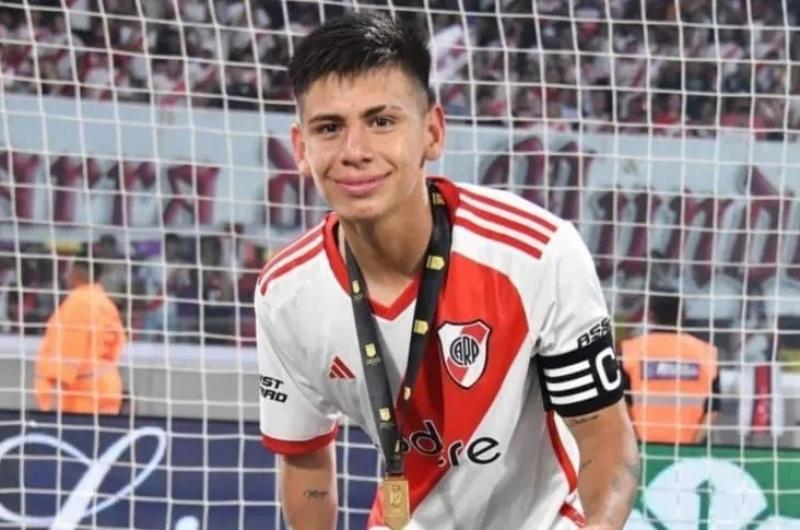 En River Manchester City ronda por Echeverri