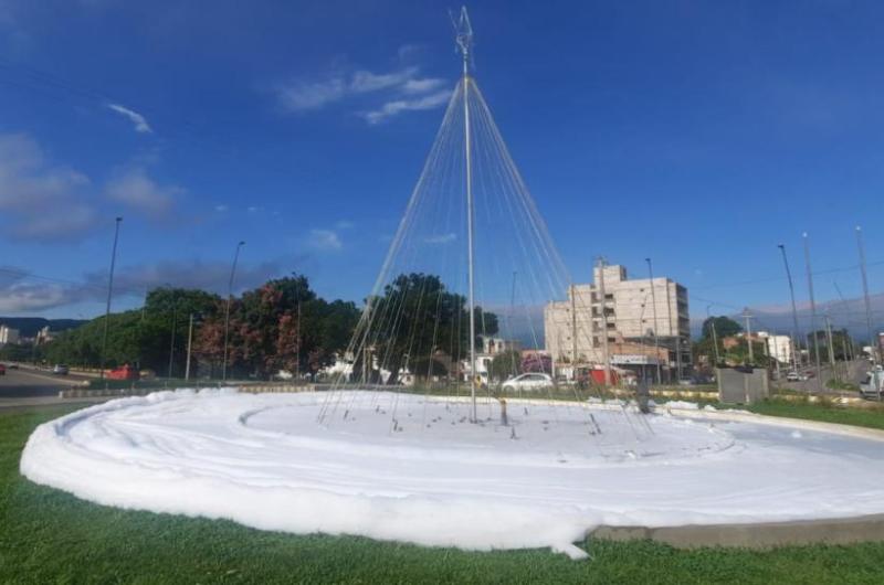 Tiraron detergente en la fuente de Chijra hay 5 detenidos