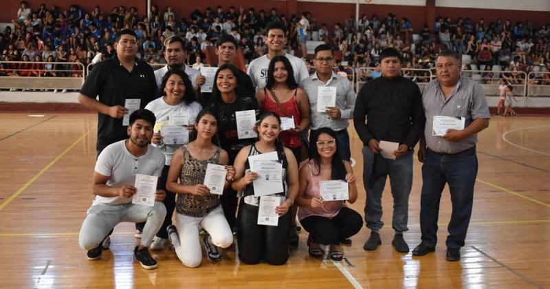 La Federacioacuten Jujentildea de Voley cerroacute el antildeo entregando distinciones