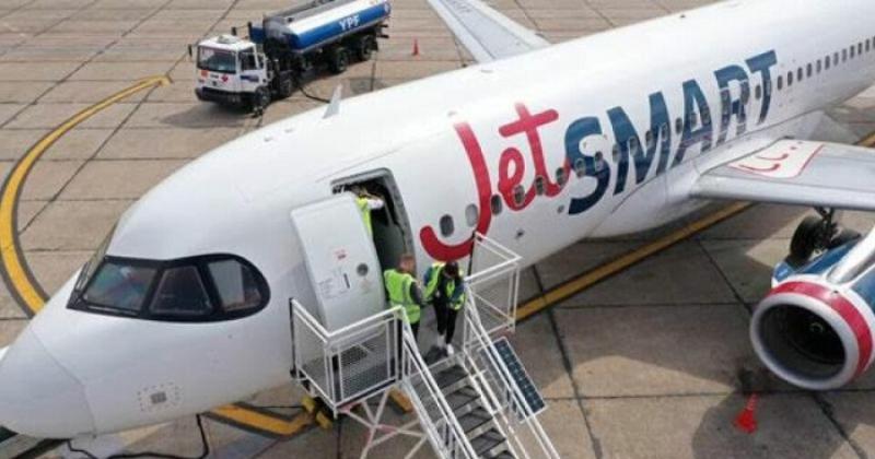 La ruta aeacuterea jujentildea suma un vuelo diario de JetSmart a Buenos Aires
