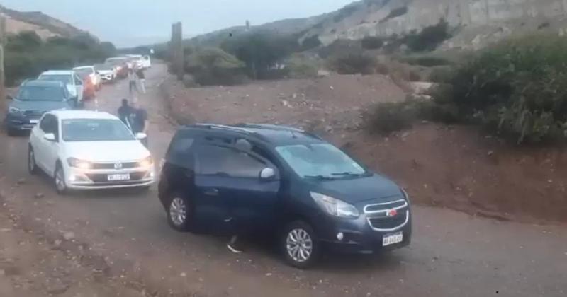 Temporal en Humahuaca- crecieron los riacuteos y hay turistas varados en el Hornocal