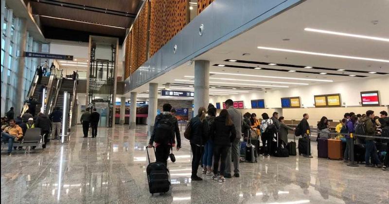 Vuelo cancelado y pasajeros varados por la tormenta