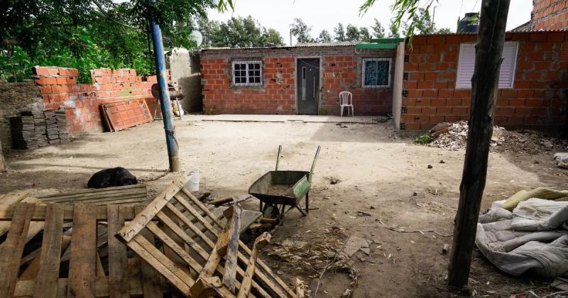 Hallan cadaacutever de mujer dentro de una bolsa de arpillera en una casa deshabitada 