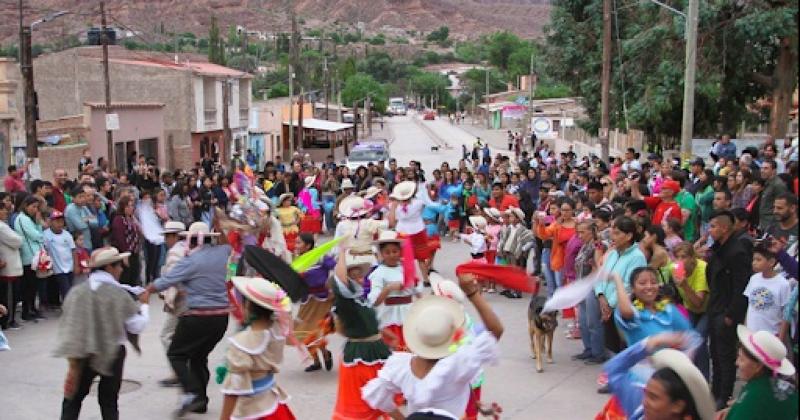Apertura del Enero Tilcarentildeo para laspropuestas culturales de la Quebrada 