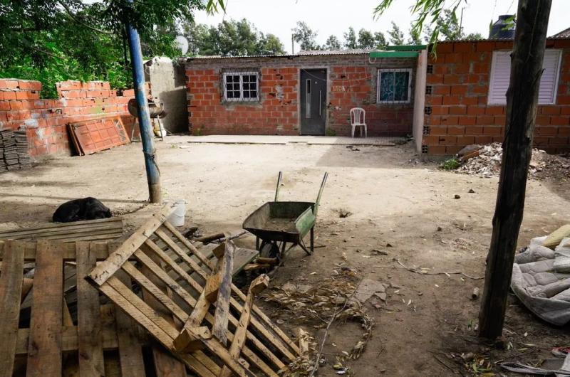 Hallan cadaacutever de mujer dentro de una bolsa de arpillera en una casa deshabitada 