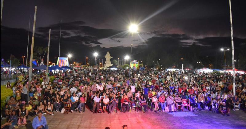 Invitan a los jujentildeos a disfrutar de la propuesta artiacutestica Sentiacute Palpalaacute Folkloacuterico