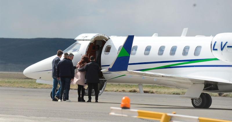 Por el uso que hizo Cristina de los aviones de YPF quedoacute una deuda de 200 millones