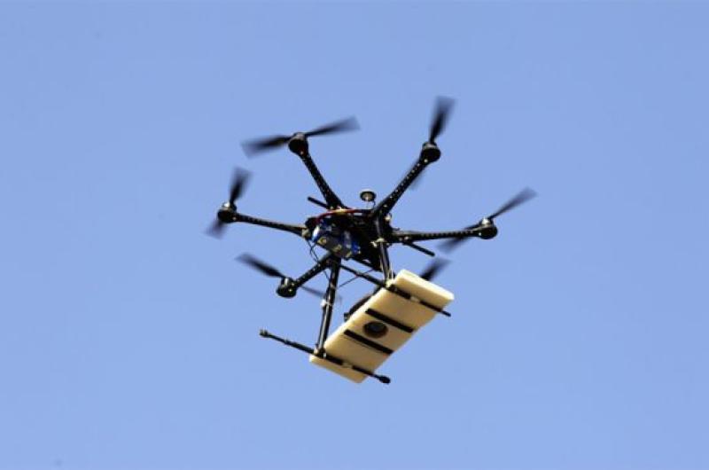 Interceptan dos celulares arrojados desde un dron al interior de la caacutercel de Jujuy