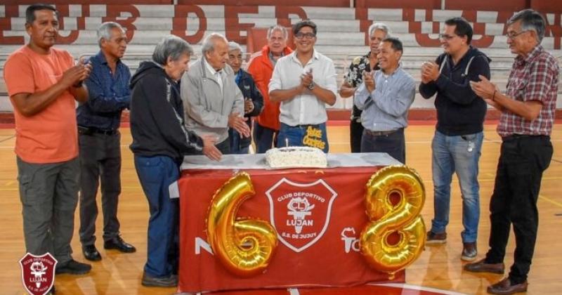 El Club Deportivo Lujaacuten festejoacute un nuevo aniversario