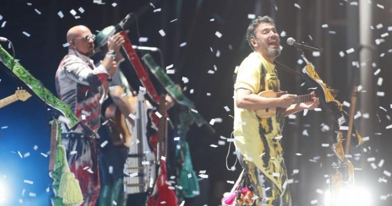 Los Tekis en la noche maacutes convocante del  Festival Nacional de Folklore de Cosquiacuten