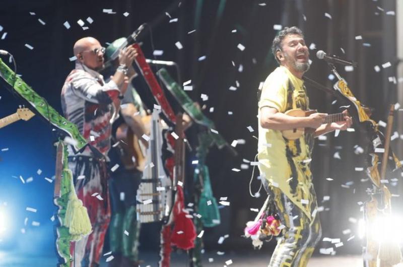 Los Tekis en la noche maacutes convocante del  Festival Nacional de Folklore de Cosquiacuten