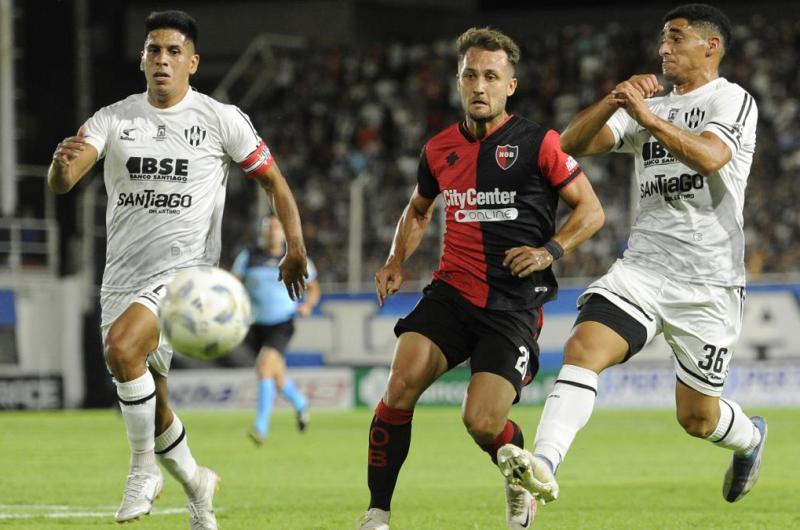 Newells ganoacute sobre la hora ante Central Coacuterdoba 