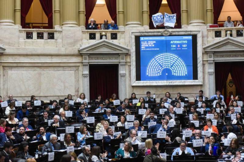 La Ley Oacutemnibus se aproboacute en general y resta todaviacutea la votacioacuten en particular