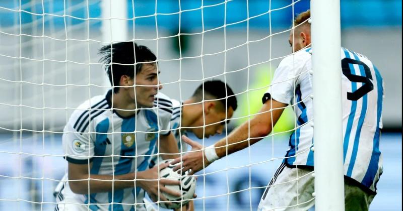 Argentina rescatoacute un empate y suentildea con clasificarse a los Juegos Oliacutempicos