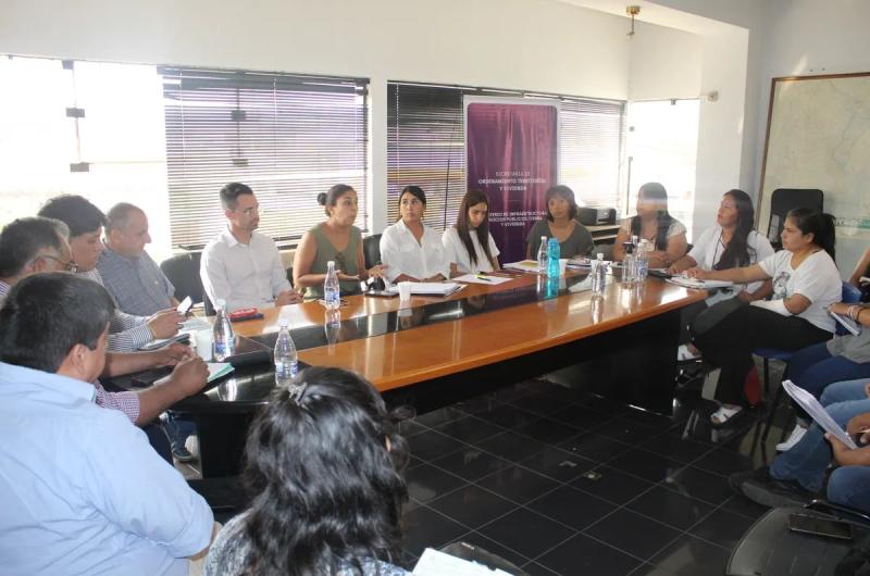 Gestiones con gobiernos municipales para generar poliacuteticas de ordenamiento territorial