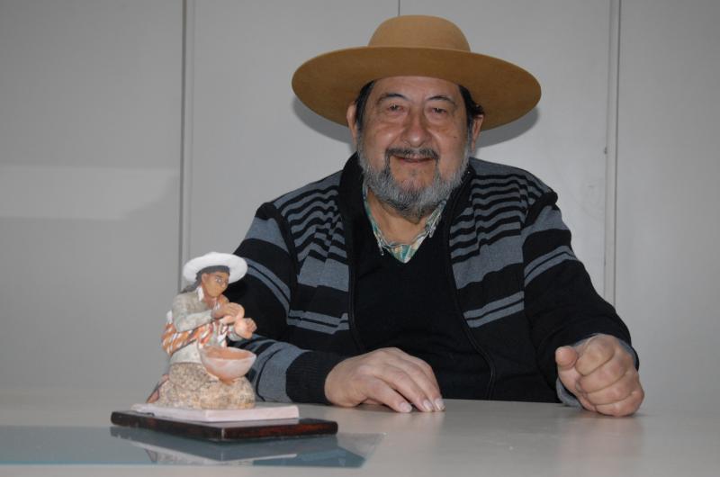 Fallecioacute el ceramista Miguel Mendoza