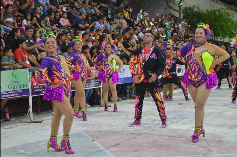 San Pedro ofrece a los jujentildeos otro fin de semana de alegriacutea y desfiles de comparsas