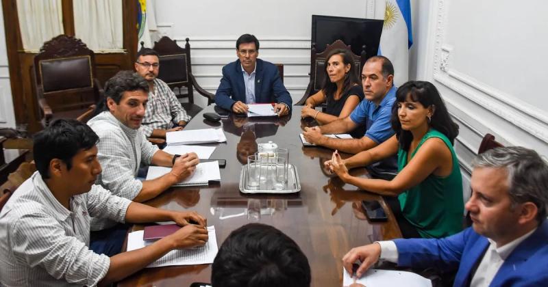 Continuacutea el diaacutelogo con sindicatos por paritarias