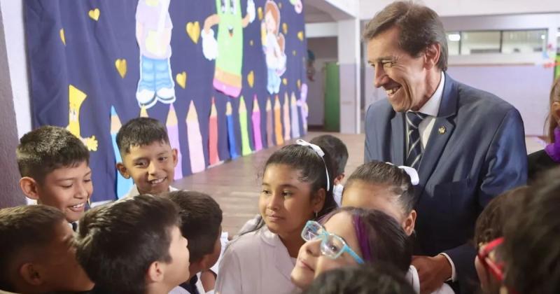 El gobernador Carlos Sadir encabezoacute el acto de inicio del ciclo lectivo 2024