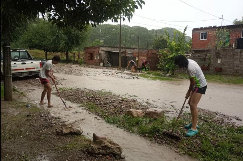 Trabajan para asistir a las familias afectadas por las fuertes lluvias