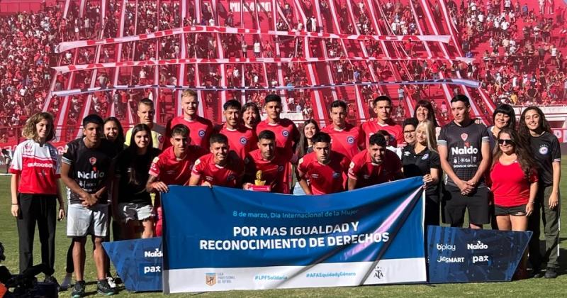 Argentinos Juniors le ganoacute a Gimnasia de La Plata y es puntero junto a Independiente e Instituto 