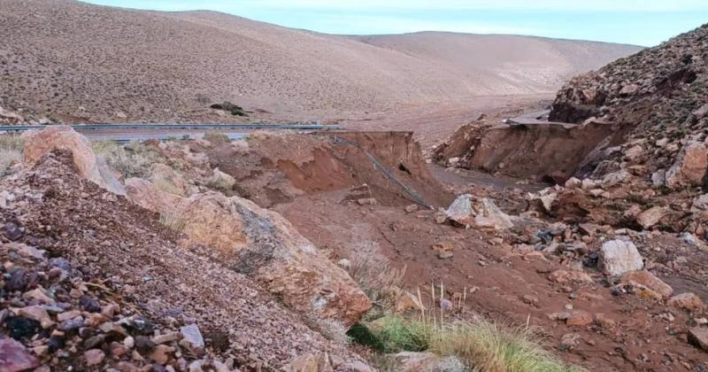 Corte total en la Ruta 52- se derrumboacute un puente y no se puede circular