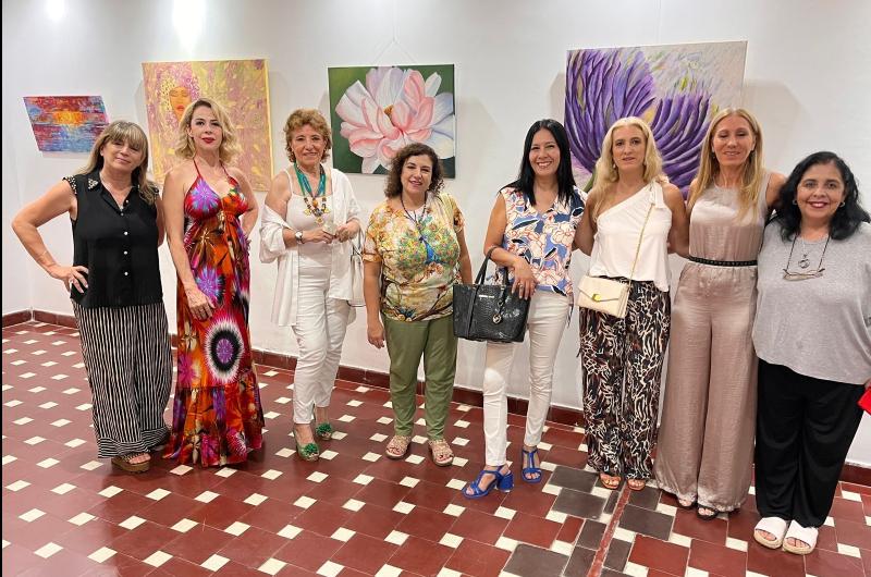 Muestra de pinturas en el mes de la mujer jujentildea