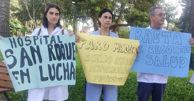 Meacutedicos autoconvocados exigen una repuesta- Las salas se caen a pedazos