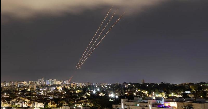 Se escucharon explosiones y sirenas en Israel tras ataque con drones de Iraacuten