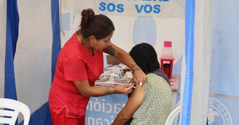 Continuacutea la campantildea de vacunacioacuten antigripal 2024 en toda la provincia