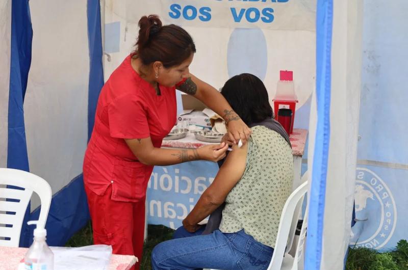 Continuacutea la campantildea de vacunacioacuten antigripal 2024 en toda la provincia