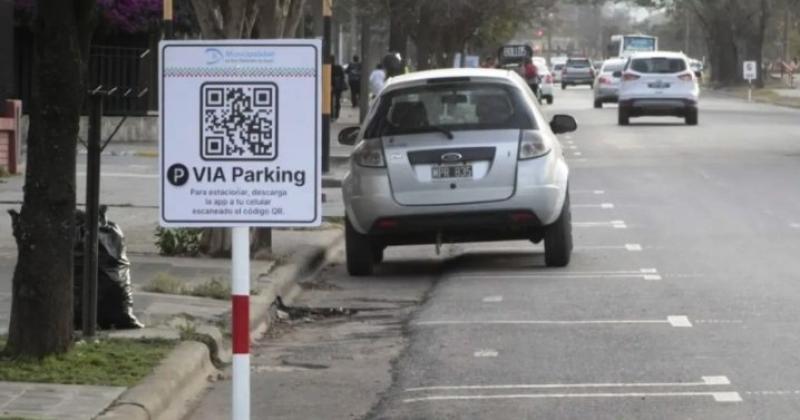 Concejales  quieren que lo recaudado por Viacutea Parking vaya a la reparacioacuten de calles