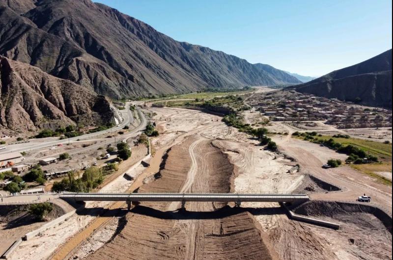 Habilitaron en Purmamarcael puente sobre el Riacuteo Grande