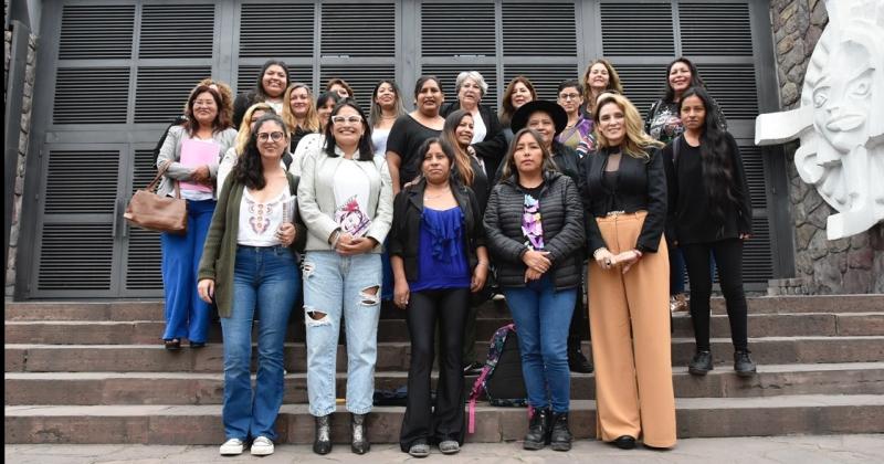 La Comisioacuten de Geacutenero recibioacute a organizadoras del encuentro de mujeres y disidencias