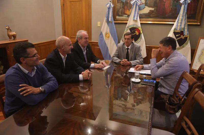 Sadir se reunioacute por el agua con Cantildeeros Independientes 