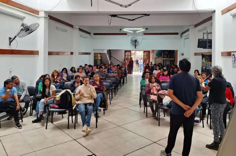 Paritarias 2024- Docentes del nivel medio deciden medidas 