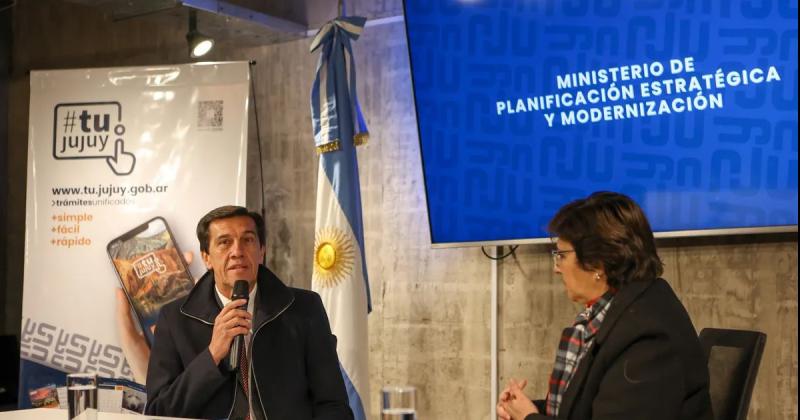 Sadir y la ministra Isolda Calsina presentaron la nueva APP moacutevil tujujuy