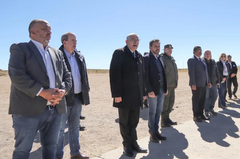 Recorrida de funcionarios enla zona fronteriza con Bolivia